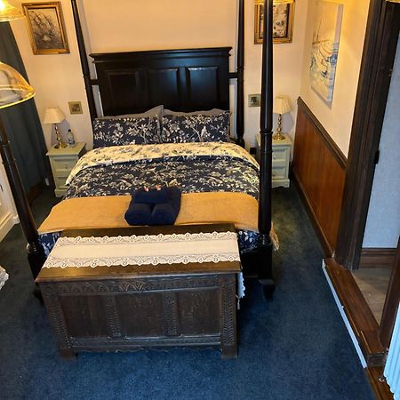 Captain'S Nook, Luxurious Victorian Apartment With Four Poster Bed And Private Parking Only 8 Minutes Walk To The Historic Harbour Brixham Extérieur photo