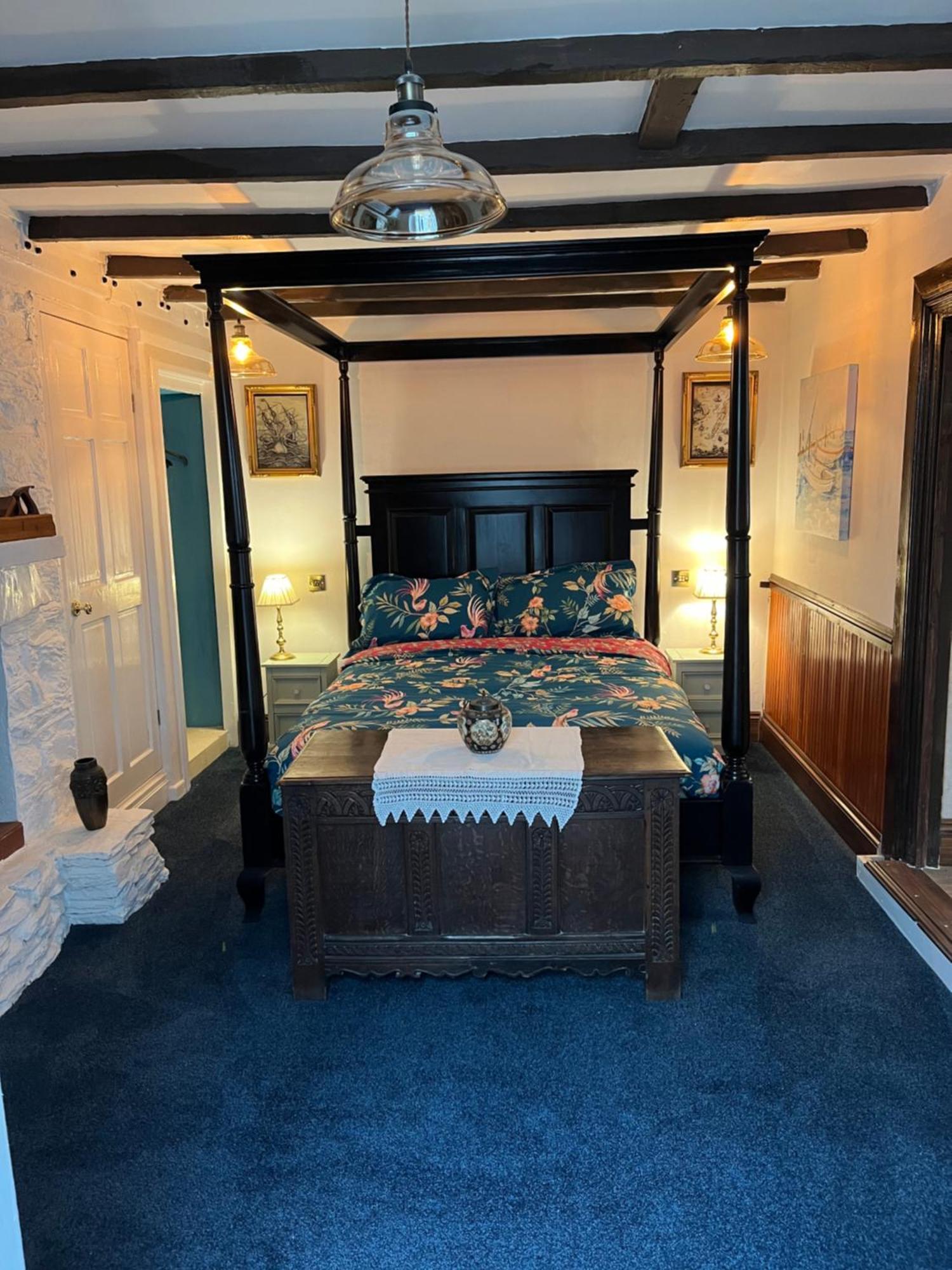 Captain'S Nook, Luxurious Victorian Apartment With Four Poster Bed And Private Parking Only 8 Minutes Walk To The Historic Harbour Brixham Extérieur photo