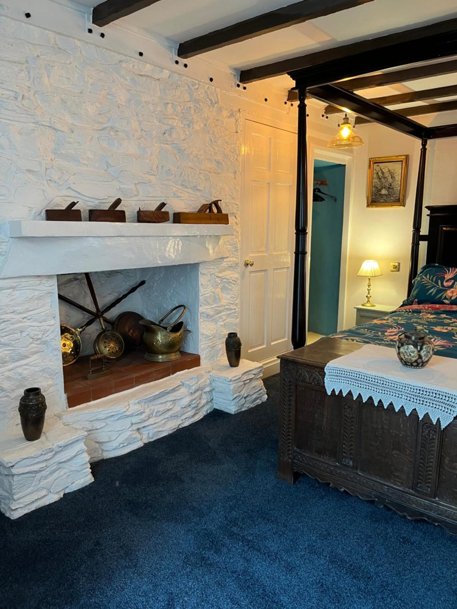 Captain'S Nook, Luxurious Victorian Apartment With Four Poster Bed And Private Parking Only 8 Minutes Walk To The Historic Harbour Brixham Extérieur photo