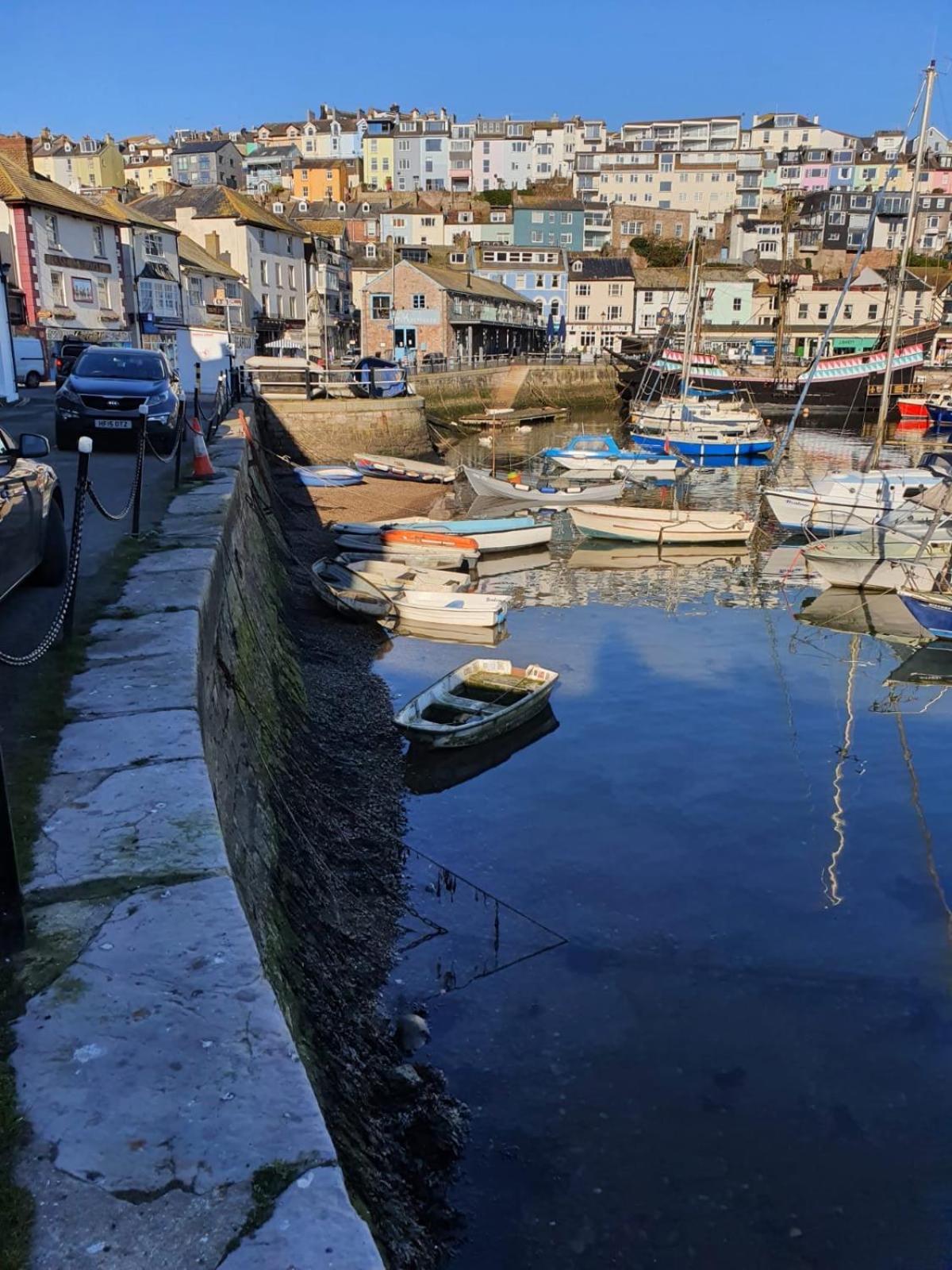 Captain'S Nook, Luxurious Victorian Apartment With Four Poster Bed And Private Parking Only 8 Minutes Walk To The Historic Harbour Brixham Extérieur photo