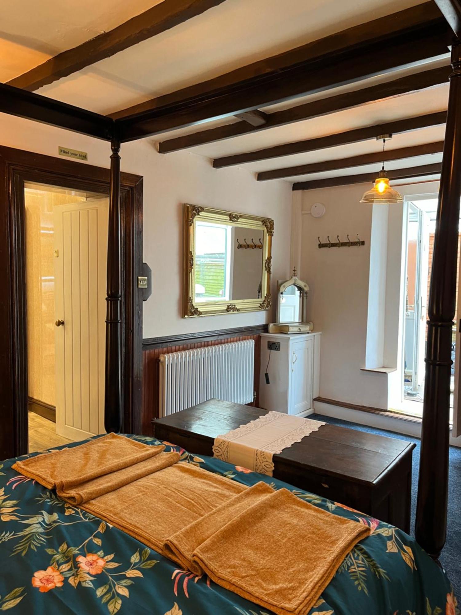 Captain'S Nook, Luxurious Victorian Apartment With Four Poster Bed And Private Parking Only 8 Minutes Walk To The Historic Harbour Brixham Extérieur photo