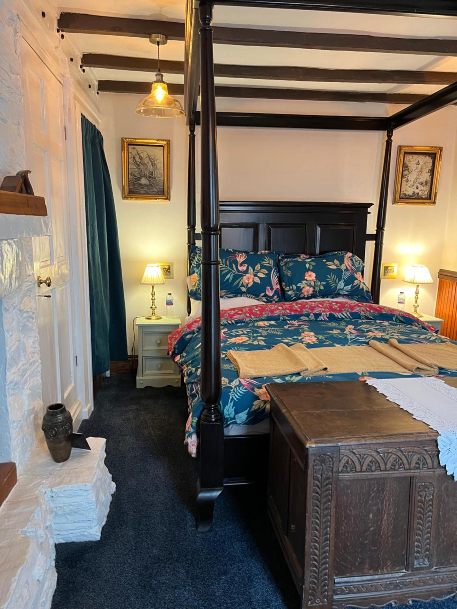 Captain'S Nook, Luxurious Victorian Apartment With Four Poster Bed And Private Parking Only 8 Minutes Walk To The Historic Harbour Brixham Extérieur photo