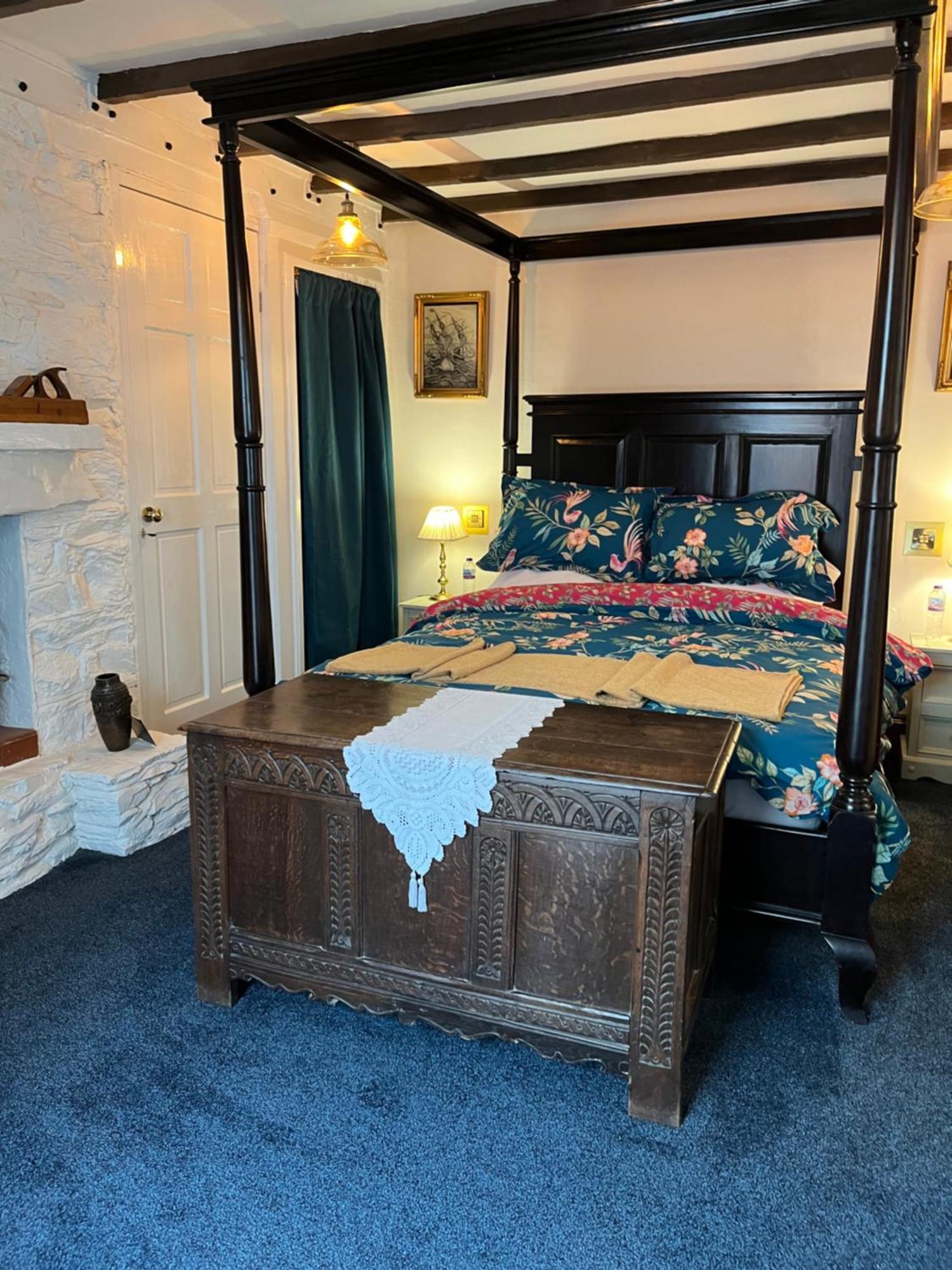 Captain'S Nook, Luxurious Victorian Apartment With Four Poster Bed And Private Parking Only 8 Minutes Walk To The Historic Harbour Brixham Extérieur photo