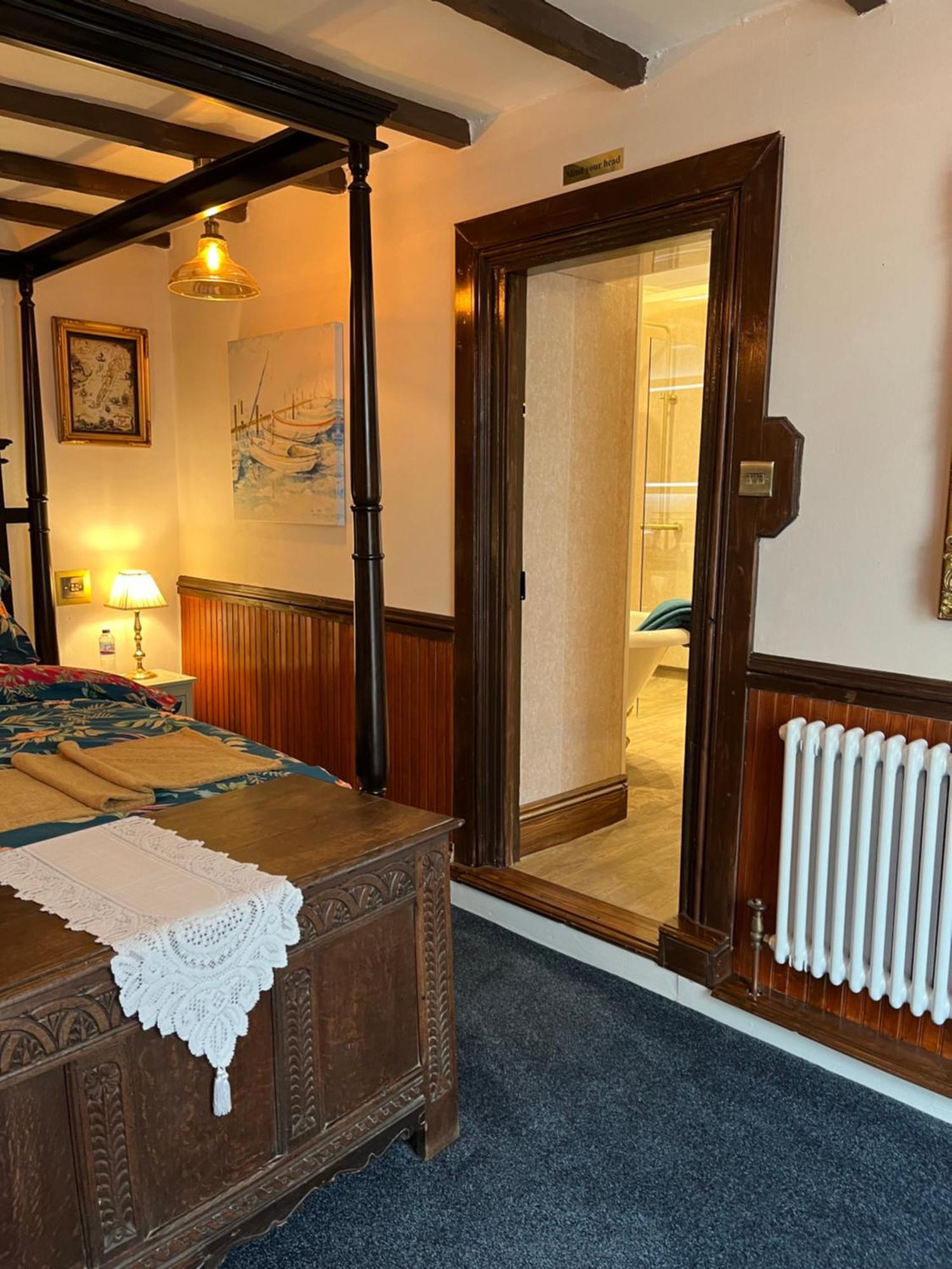 Captain'S Nook, Luxurious Victorian Apartment With Four Poster Bed And Private Parking Only 8 Minutes Walk To The Historic Harbour Brixham Extérieur photo