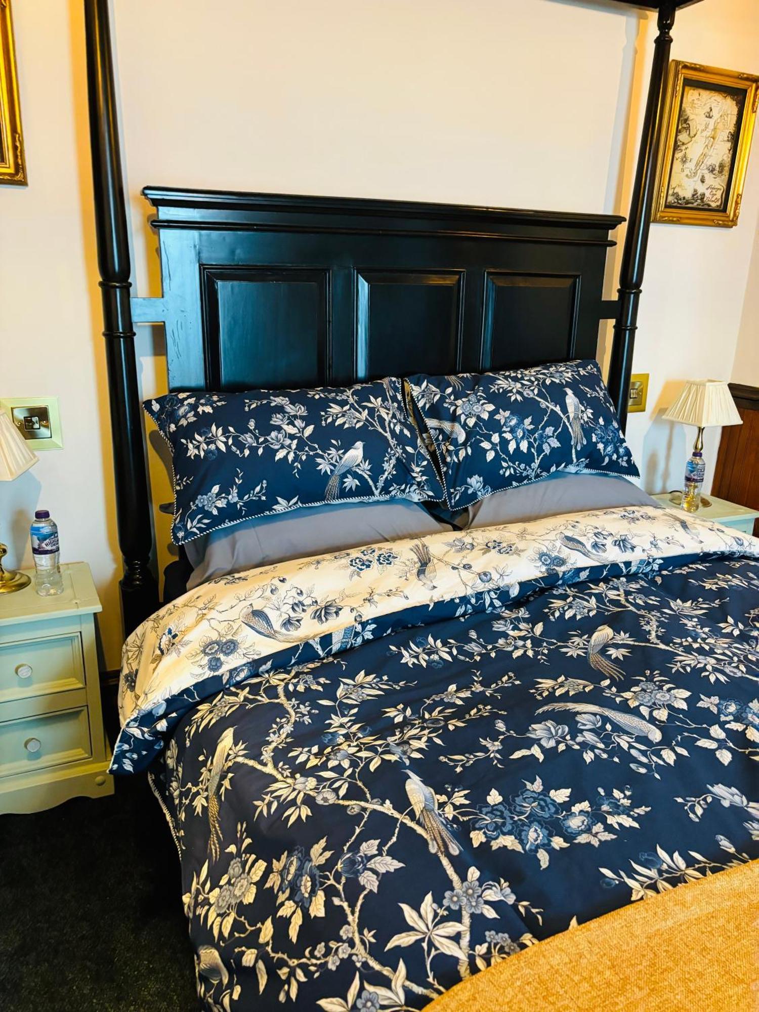 Captain'S Nook, Luxurious Victorian Apartment With Four Poster Bed And Private Parking Only 8 Minutes Walk To The Historic Harbour Brixham Extérieur photo